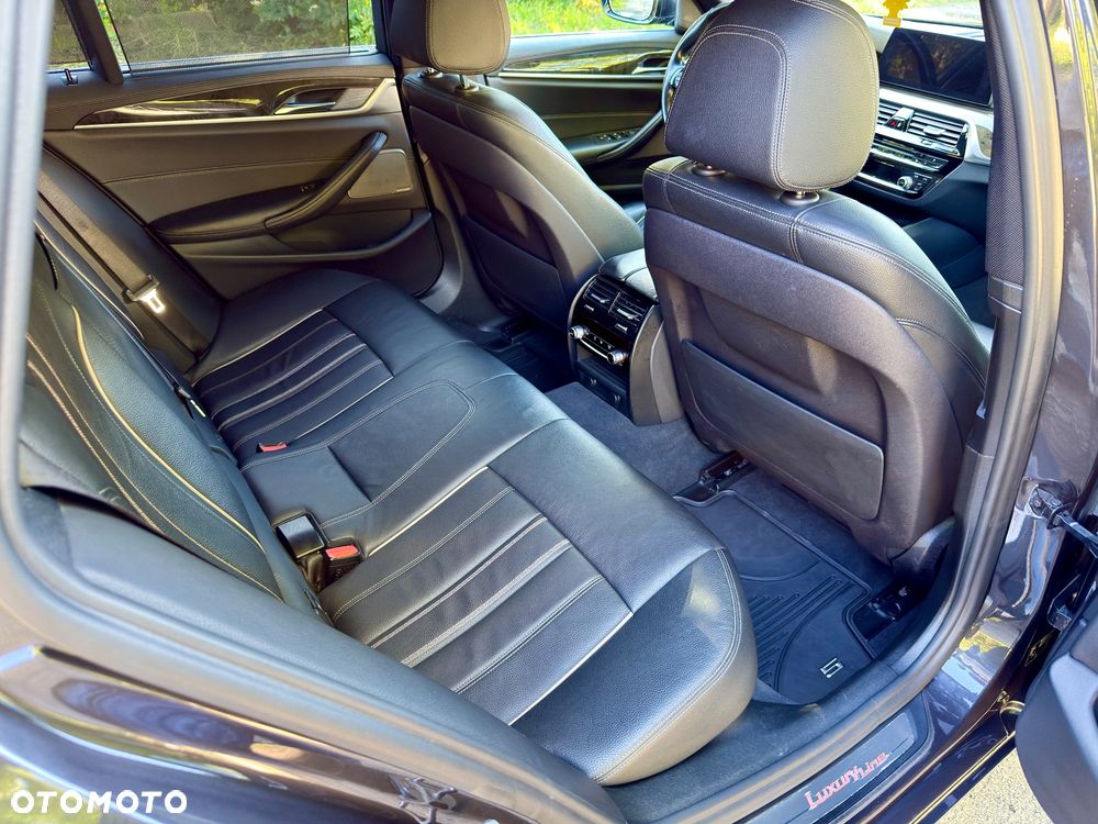 BMW Seria 5 520d Luxury Line - 13