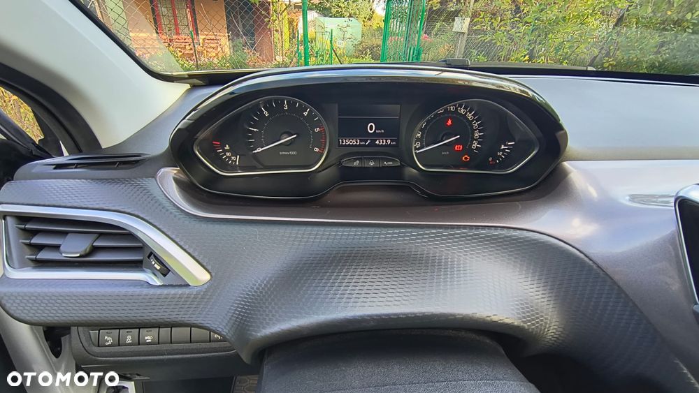 Peugeot 2008 - 18