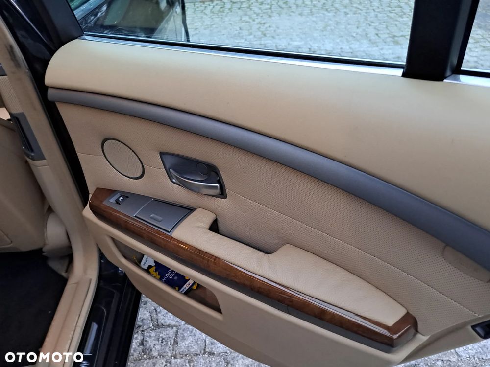 BMW Seria 7 730d - 25