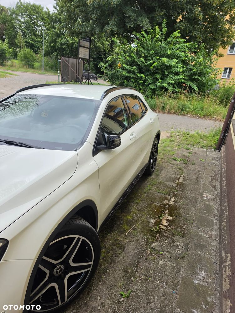 Mercedes-Benz GLA 200 7G-DCT Edition 1 - 4