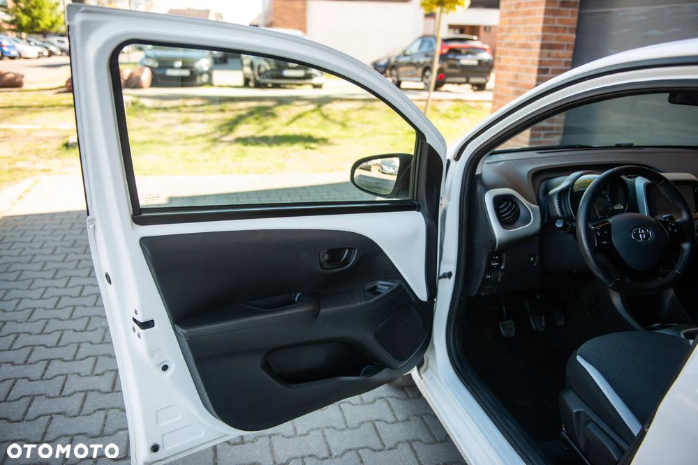 Toyota Aygo x-play Eco - 8