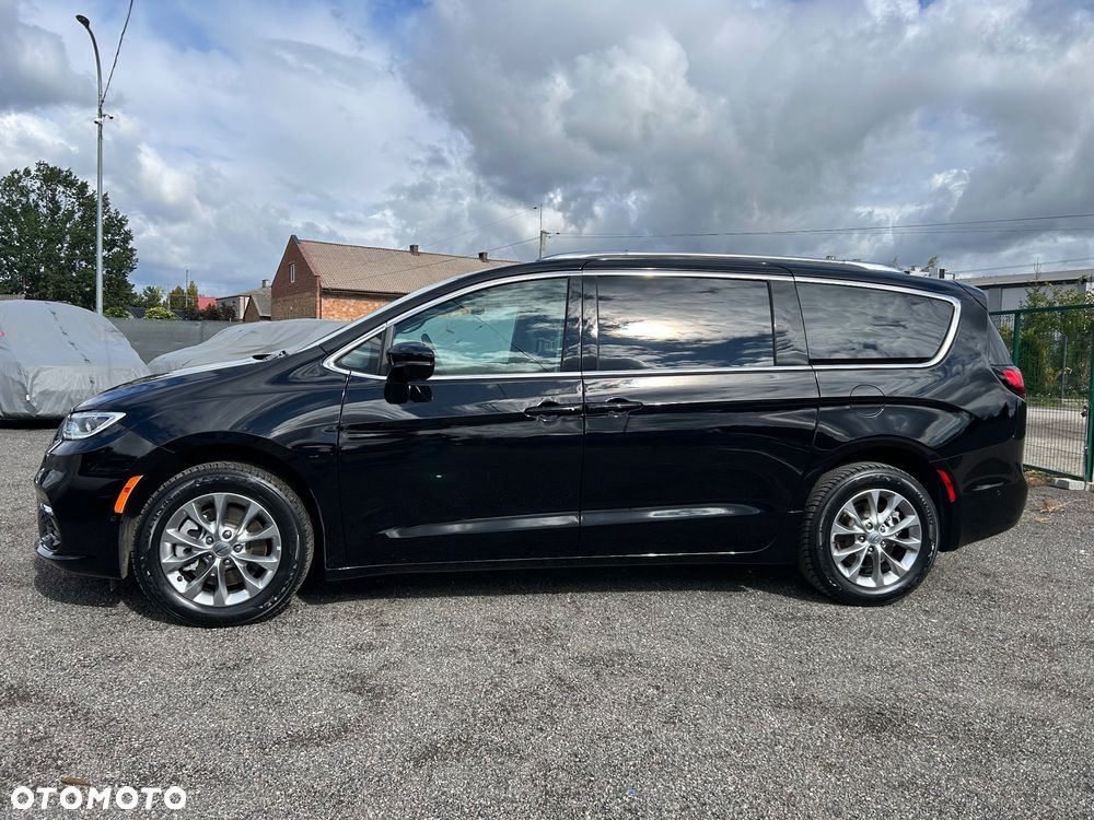 Chrysler Pacifica - 20
