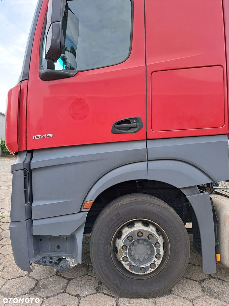 Mercedes-Benz ACTROS - 5