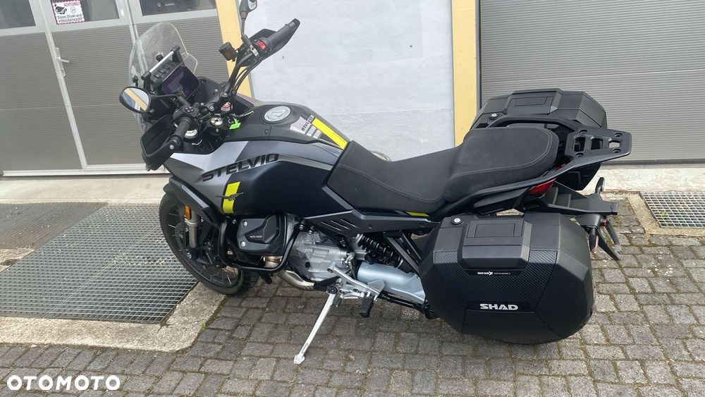 Moto Guzzi Stelvio - 2