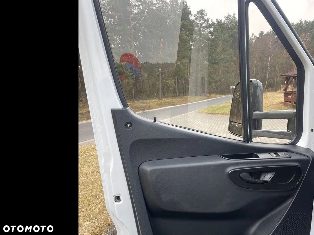 Mercedes-Benz Sprinter - 2