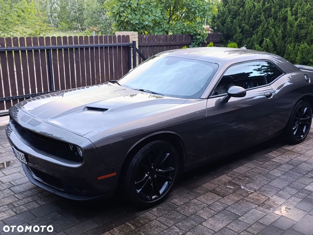 Dodge Challenger - 11