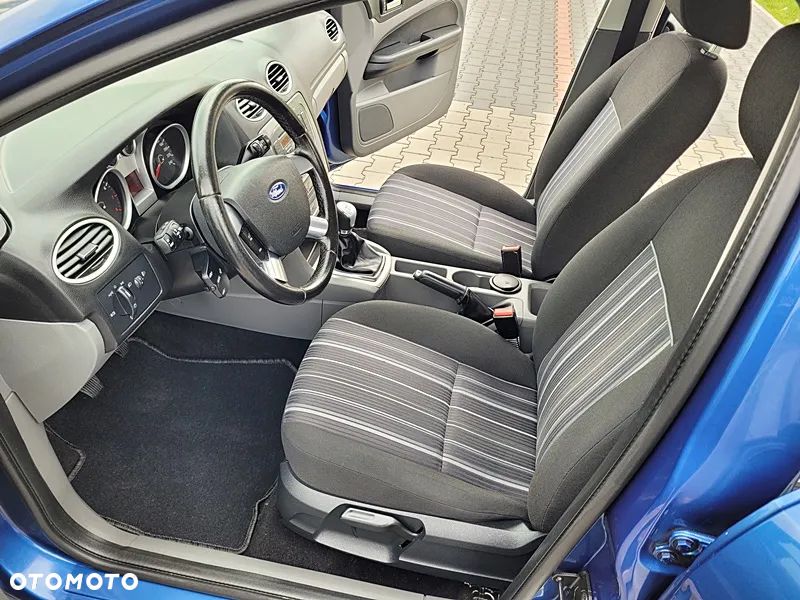 Ford Focus 1.6 16V Ambiente - 28