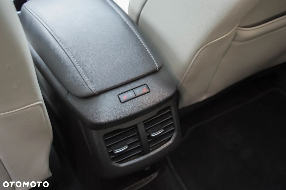 Ford Mondeo 2.0 TDCi Titanium - 32