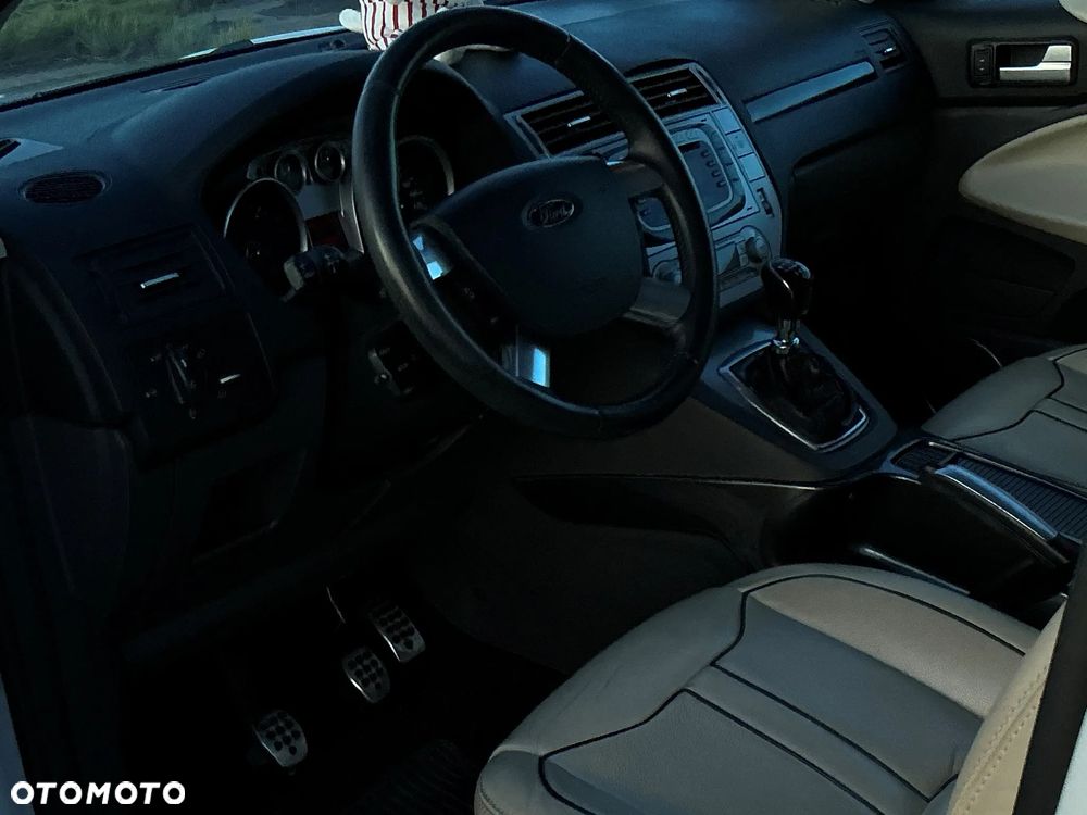 Ford Kuga 2010 photo 2
