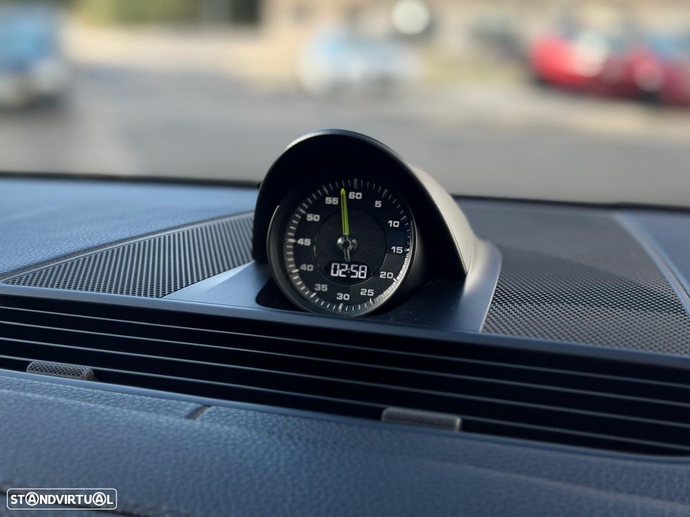 Porsche Panamera 4 E-Hybrid - 42