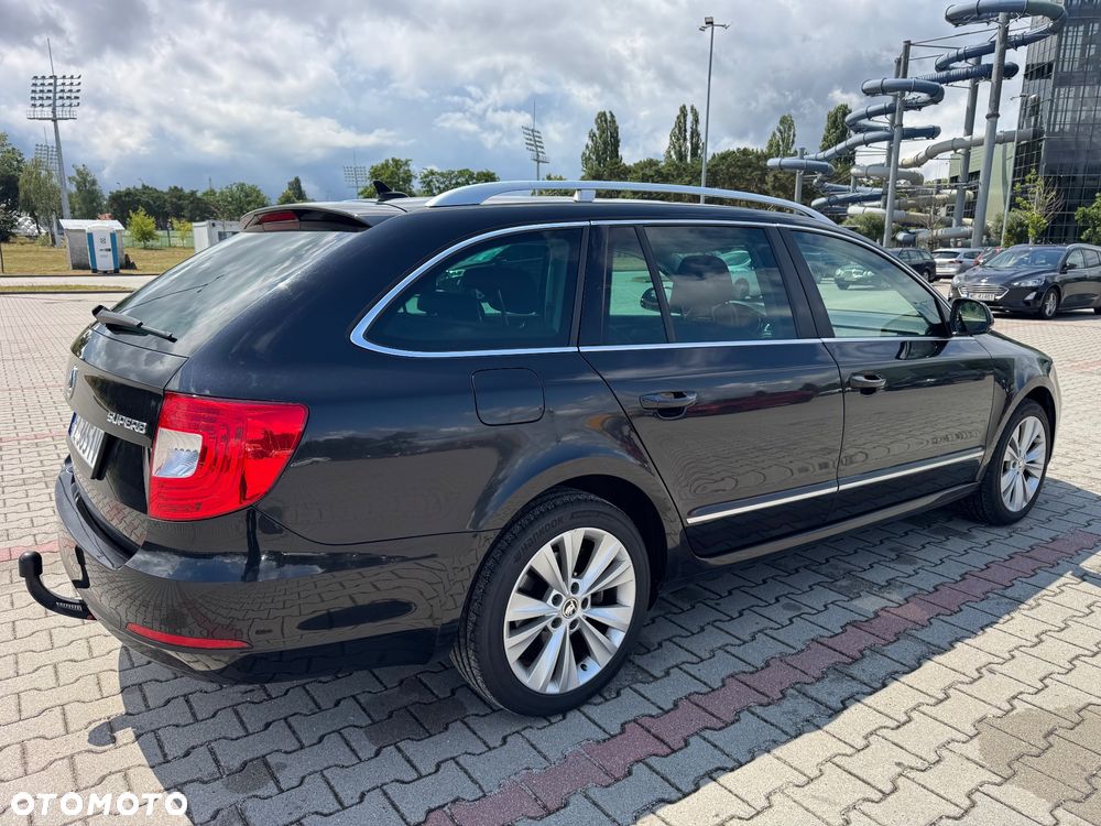 Skoda Superb 2.0 TDI Elegance DSG - 9