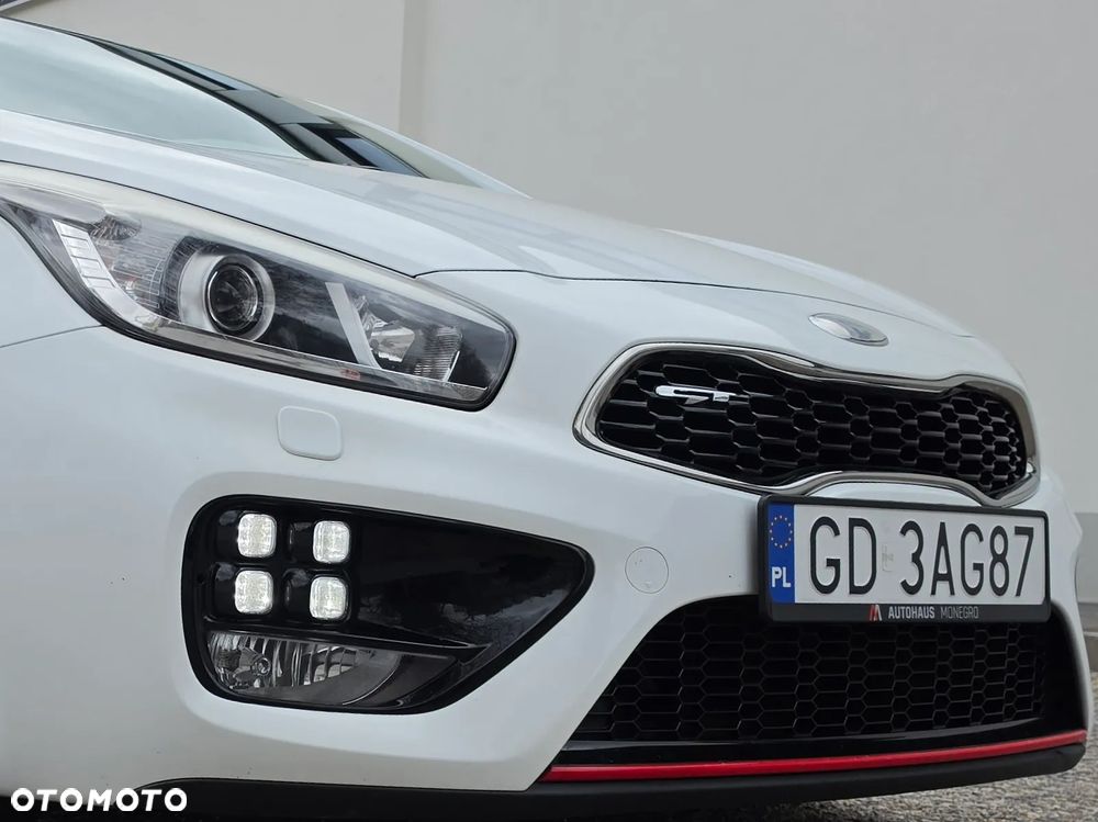 Kia ProCeed - 25