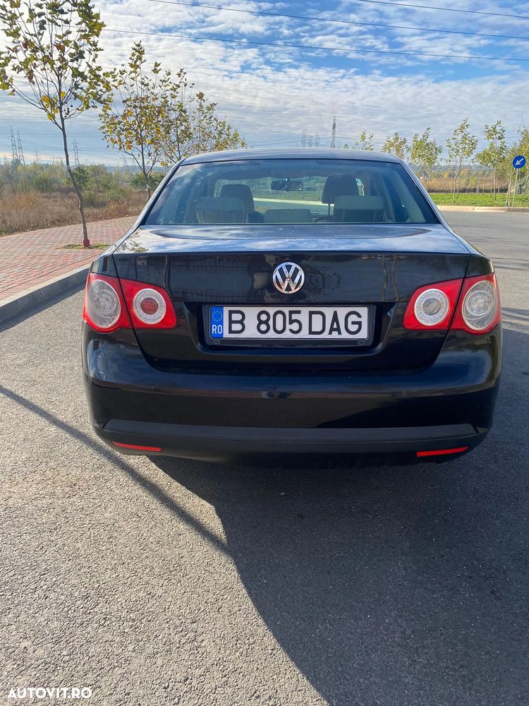 Volkswagen Jetta 2.0 TDI DPF Freestyle - 4