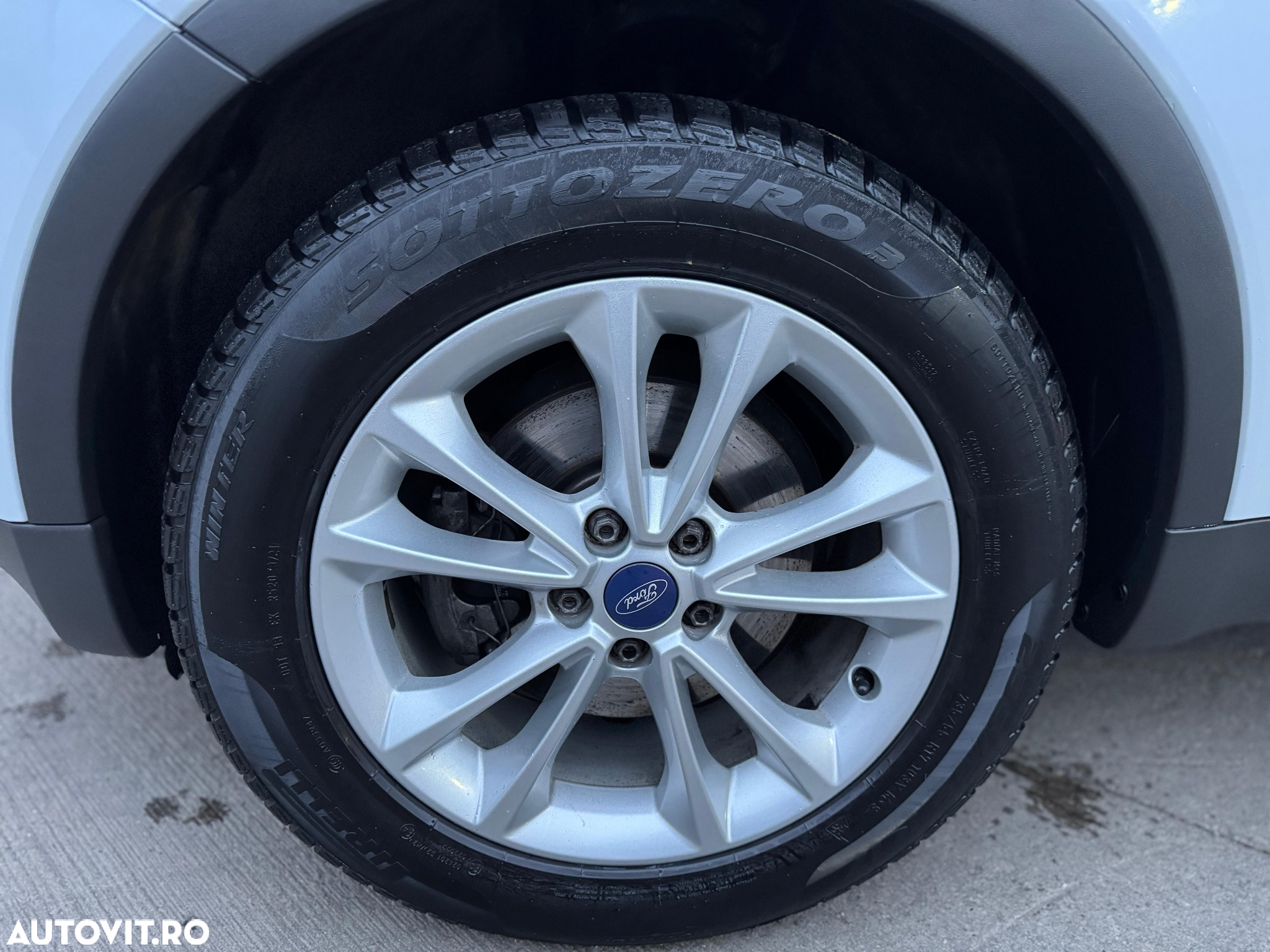 Ford Kuga - 5