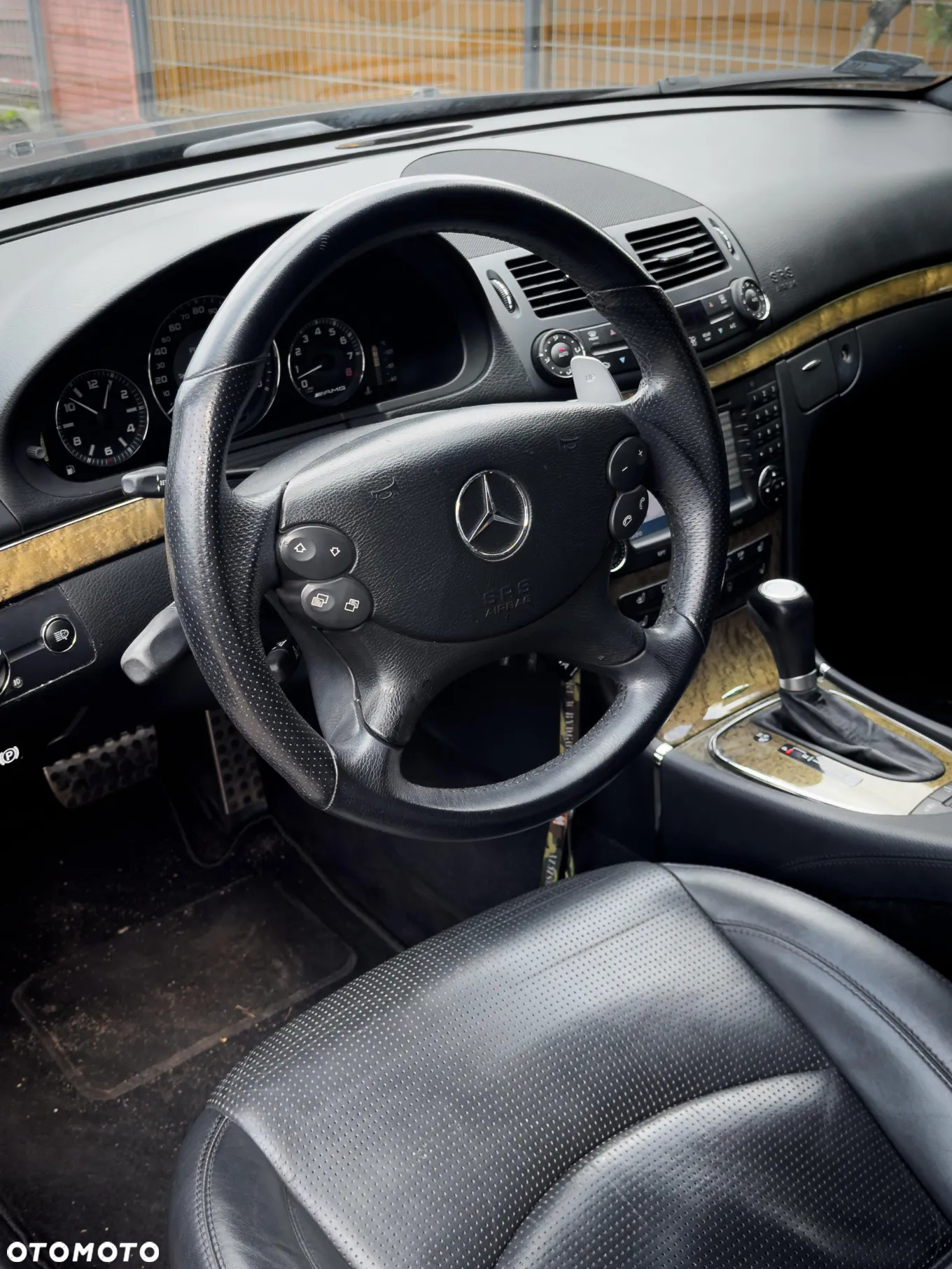 Mercedes-Benz Klasa E 63 AMG - 9