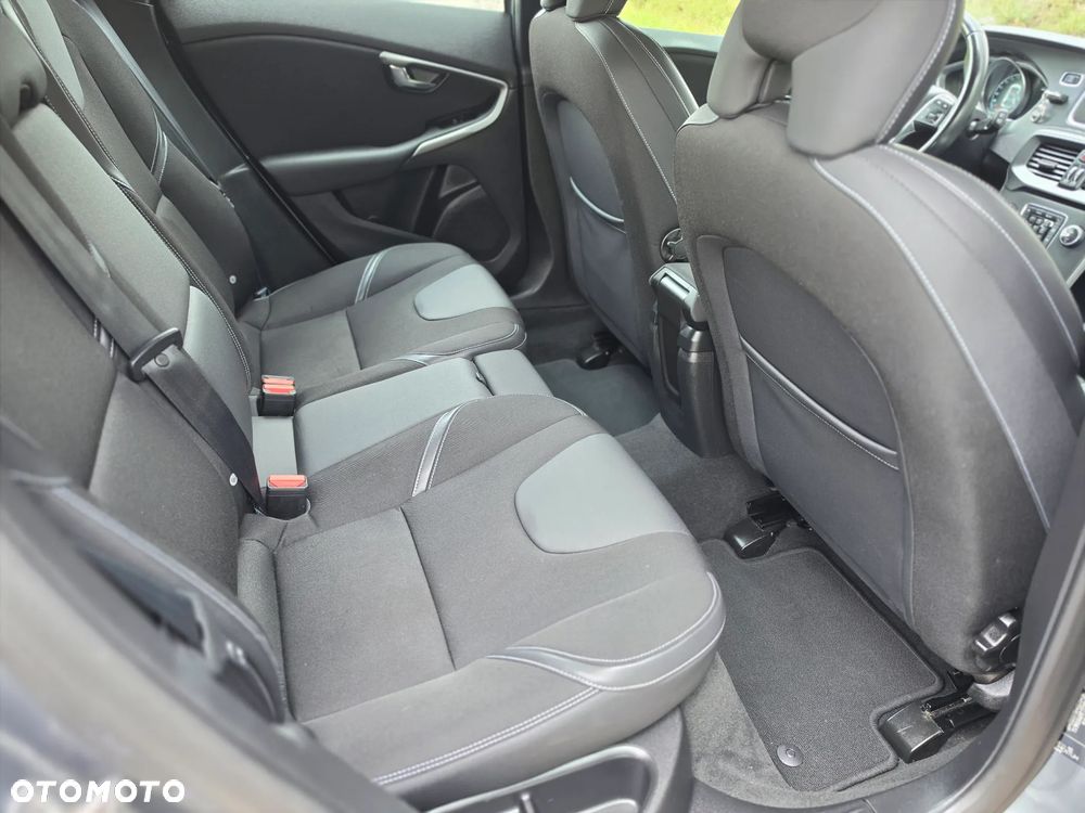 Volvo V40 D2 - 32