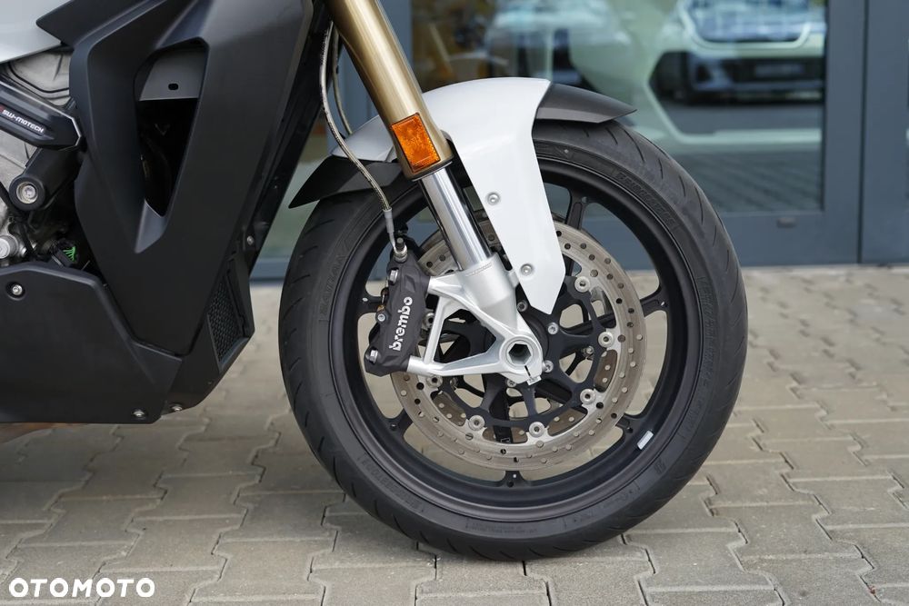 BMW S - 20