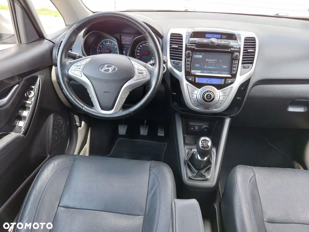 Hyundai ix20 1.4 Premium blue - 14
