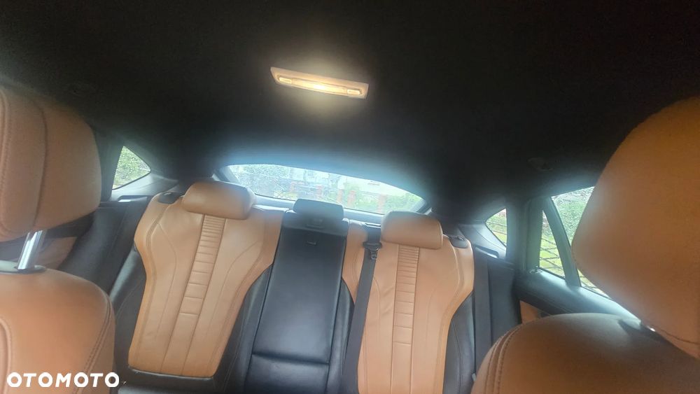 BMW X6 xDrive40d - 13