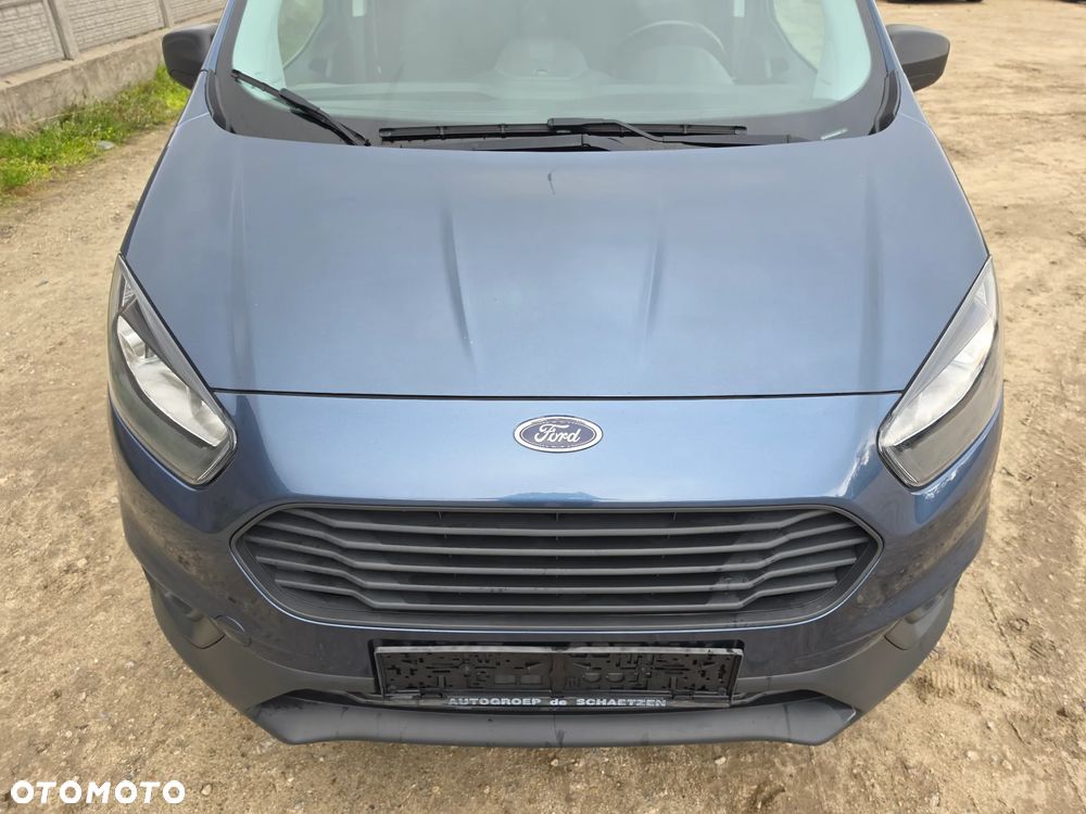 Ford Transit Courier - 21