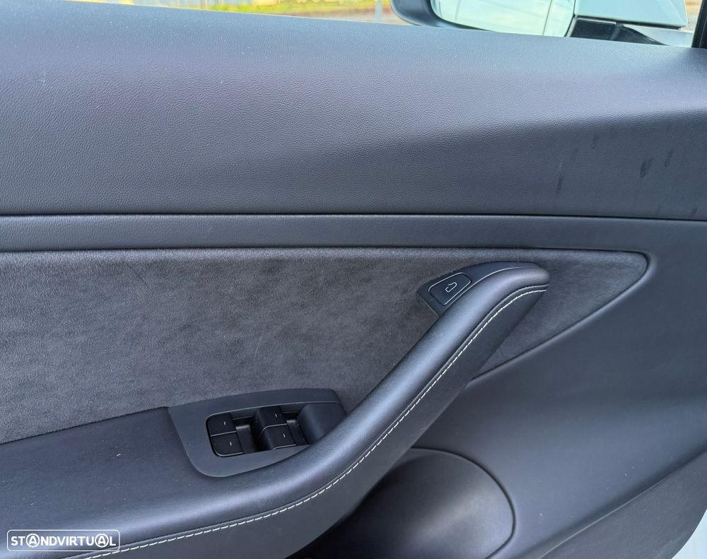 Tesla Model 3 Long-Range Dual Motor AWD - 12