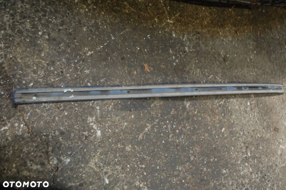 LISTWA DRZWI LEWY LUB PRAWY PRZÓD ŚRODKOWA ZEWNĘTRZNA LY7Q 8E0853953 8E0853954 AUDI A4 B6 LY1X/ LY5K/ LY9B - 8