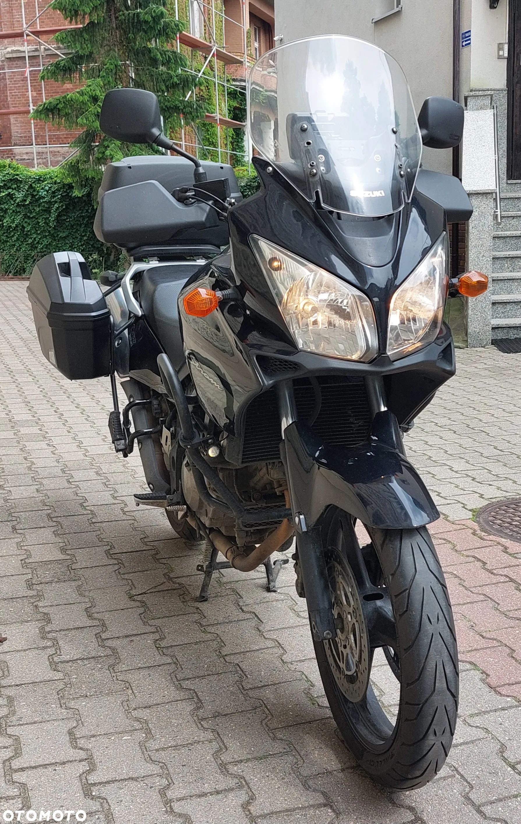 Suzuki V-STROM - 1