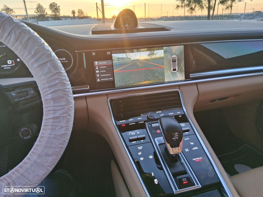 Porsche Panamera Sport Turismo 4S E-Hybrid - 12