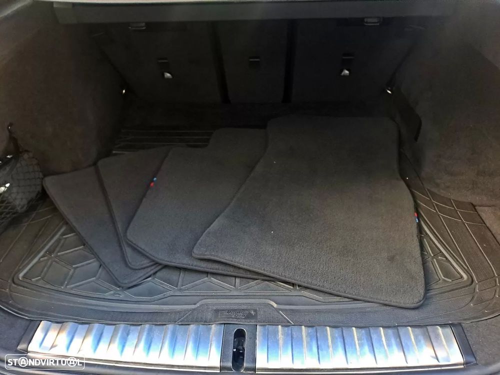 BMW 320 d Touring Pack Desportivo M Pro Auto - 32