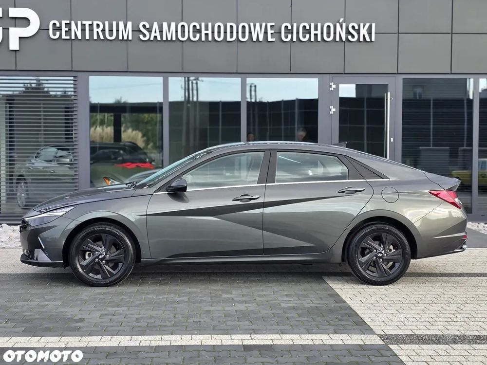 Hyundai Elantra - 15