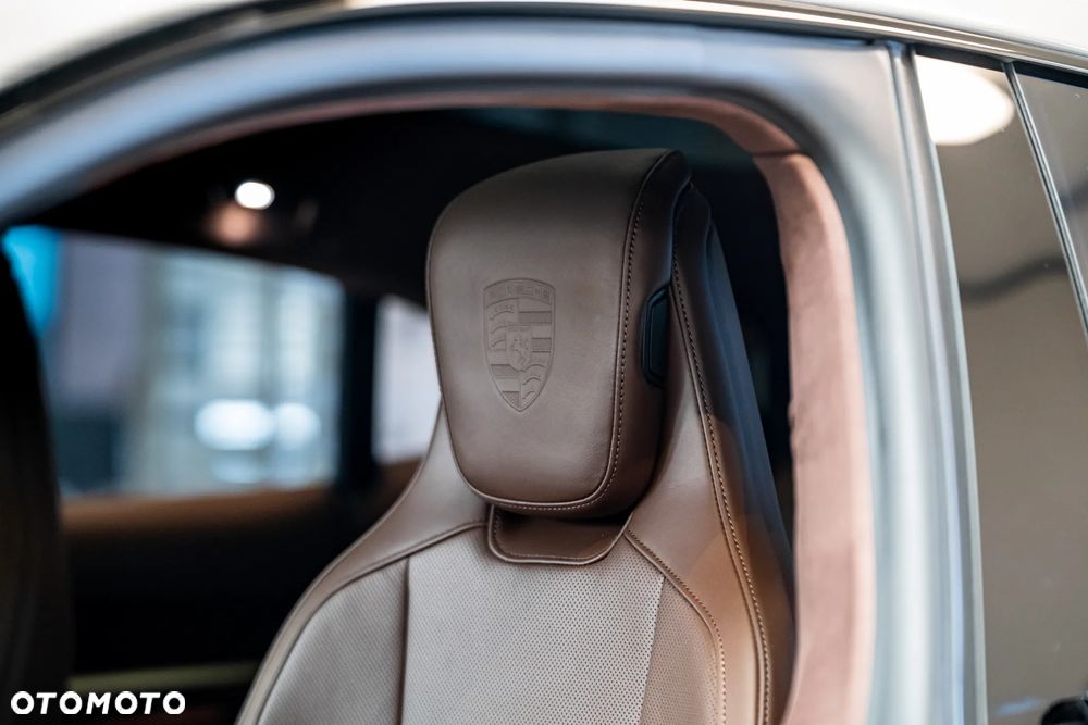 Porsche Taycan 105kWh 4S Cross Turismo - 24