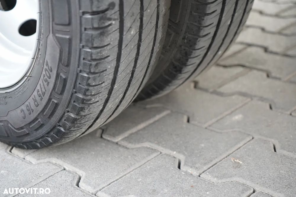 Volkswagen CRAFTER / CONTAINER / DHOLLANDIA LIFT / 2019 / TWIN / 3 LOCURI / - 17