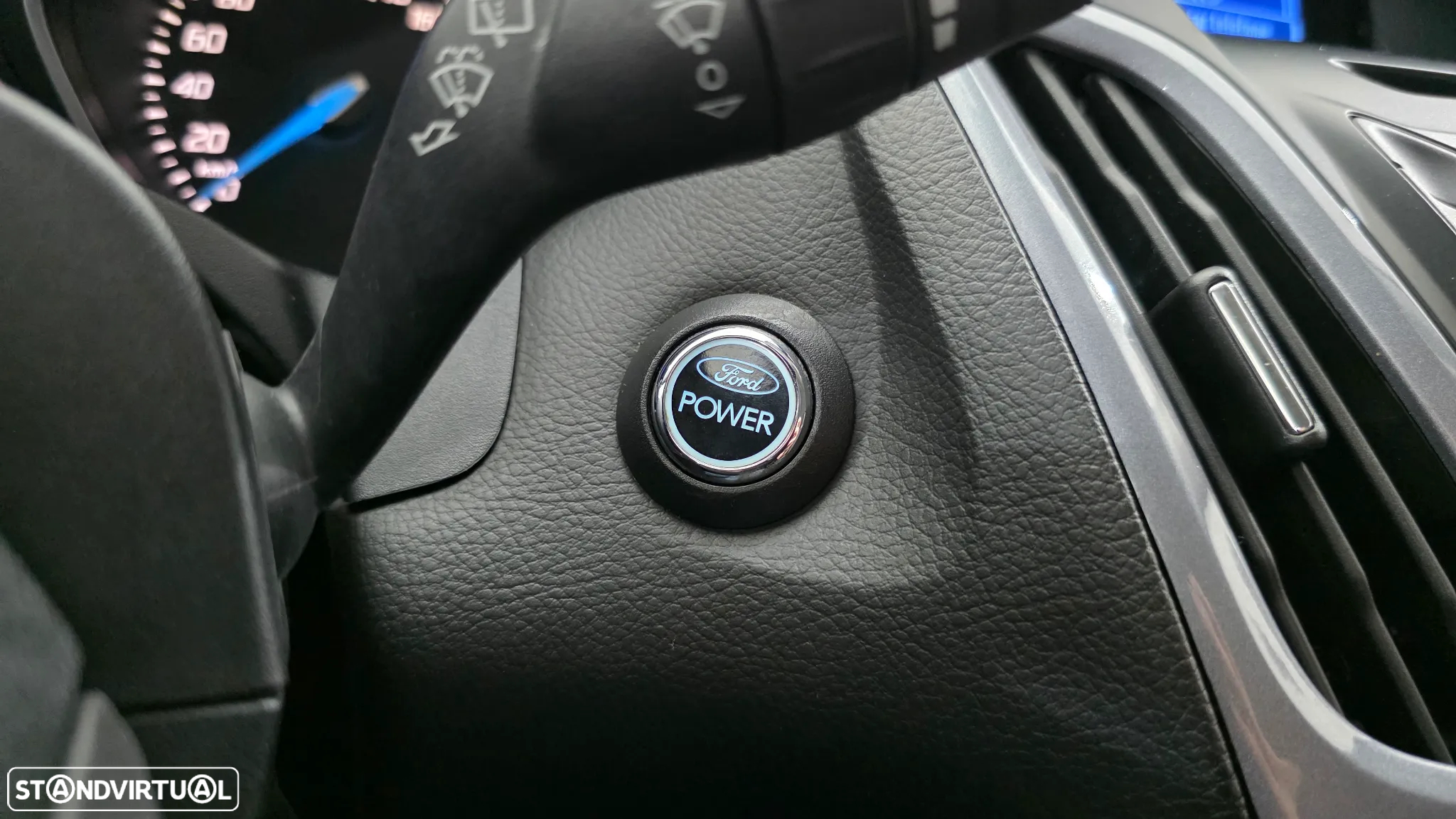 Ford Focus 1.0 SCTi Titanium - 28