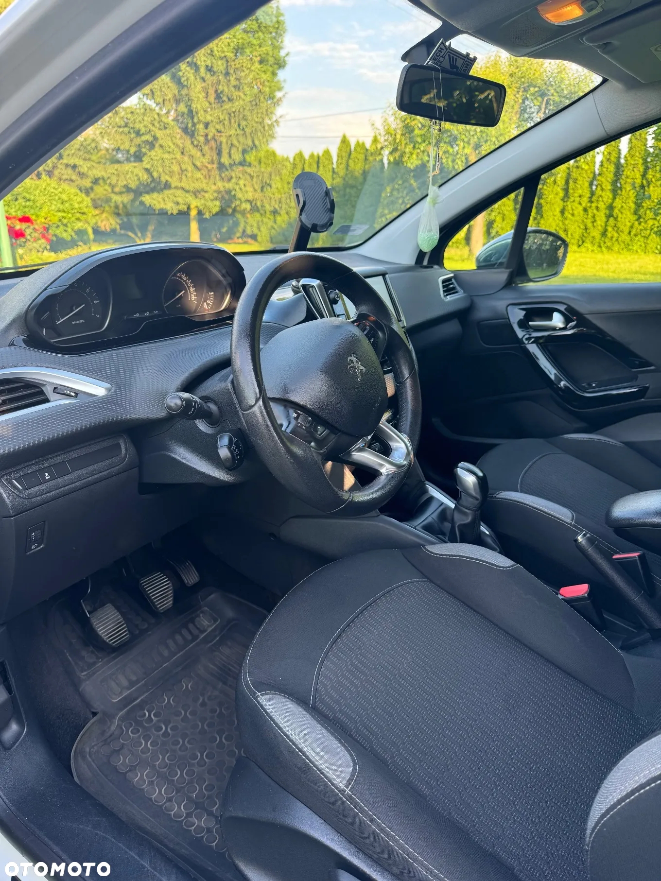 Peugeot 208 - 4