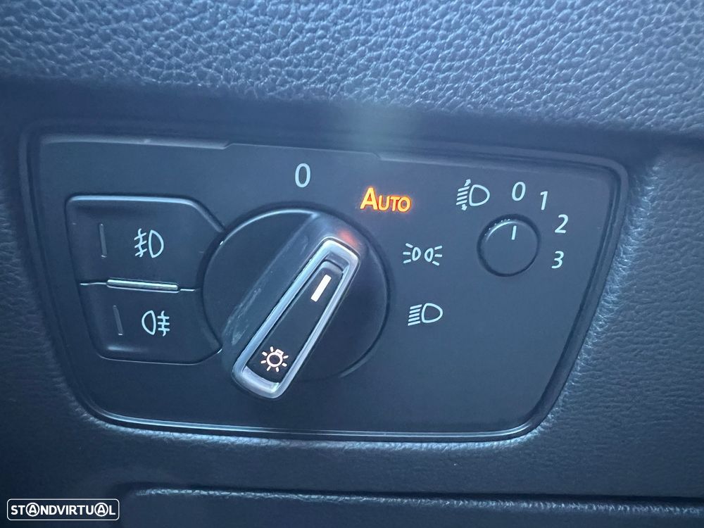 VW Passat 2.0 TDI Confortline DSG - 43