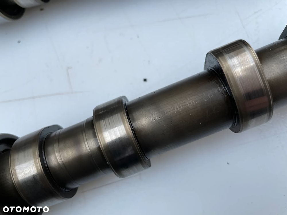 Pokrywa zaworów wałki rozrządu vw Golf V 03C103475 03CAS 03CAH - 21