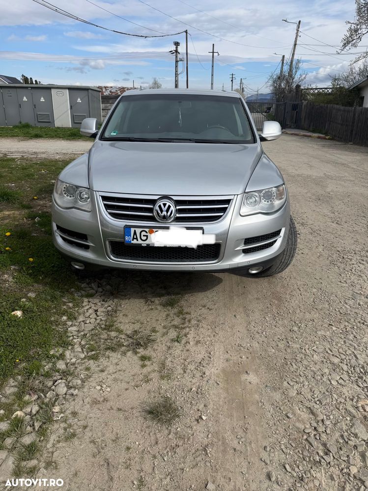 Volkswagen Touareg - 1