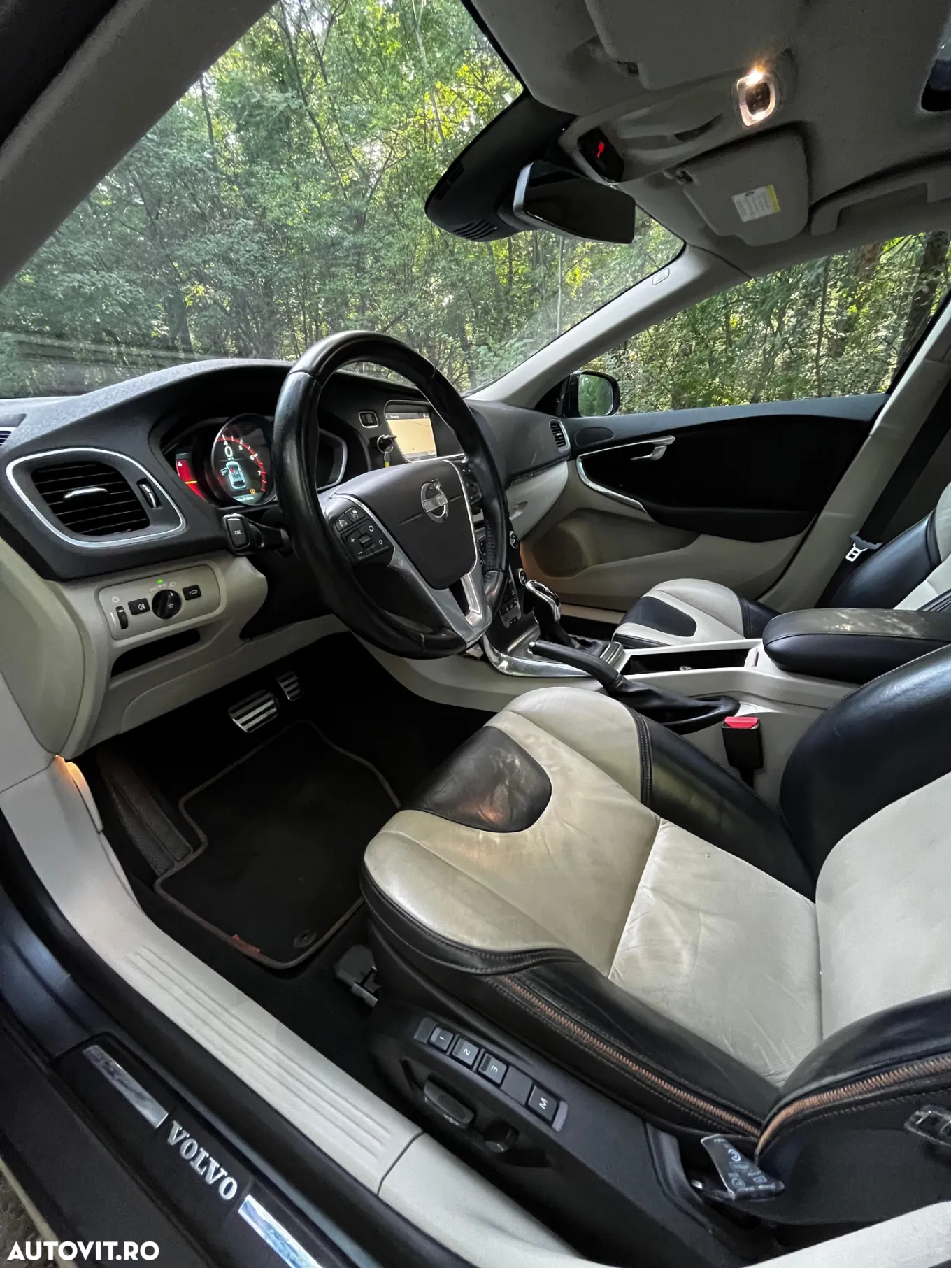 Volvo V40 Cross Country T5 AWD Geartronic Momentum - 6
