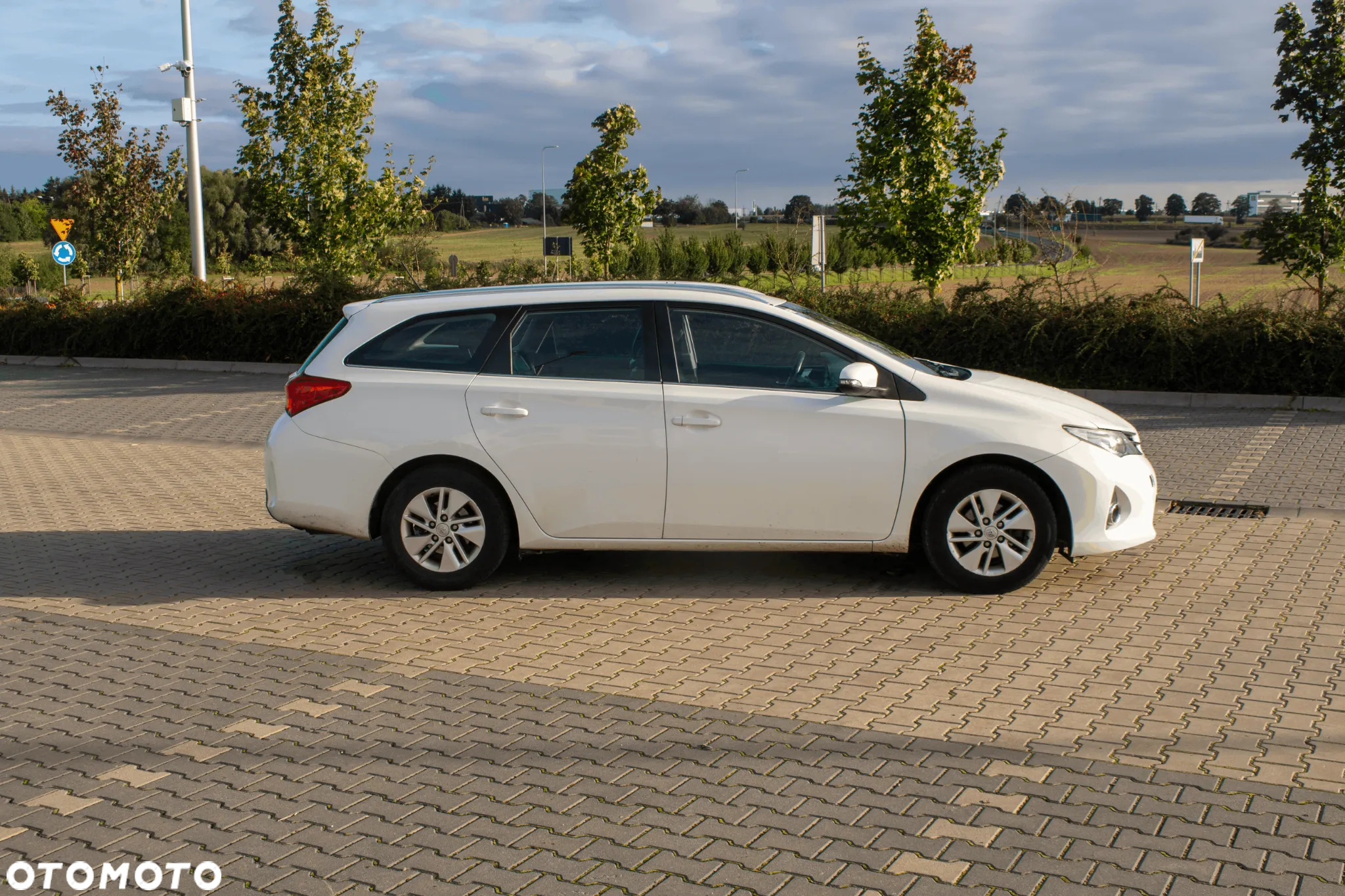 Toyota Auris 1.8 HSD Luna - 8