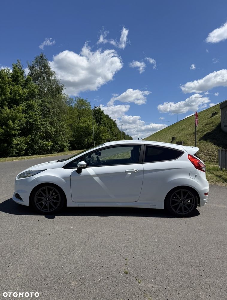 Ford Fiesta 2016 photo 3