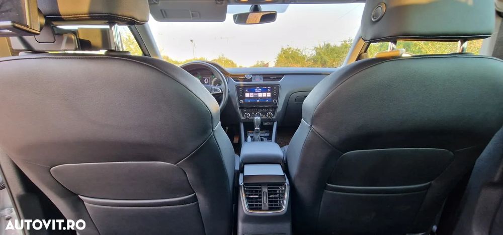 Skoda Octavia 2.0 TDI DSG 4X4 Style - 9