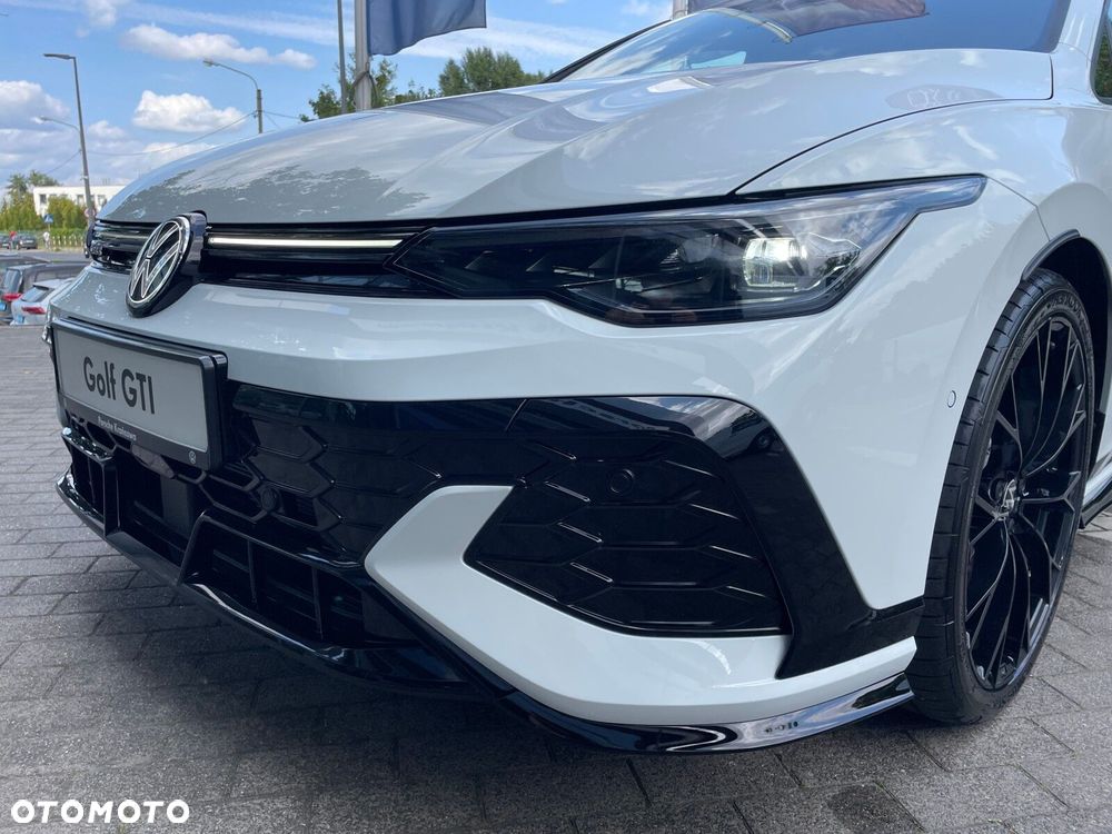 Volkswagen Golf VIII 2.0 TSI GTI Clubsport DSG - 27