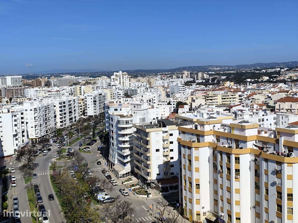 Apartamento T1 totalmente renovado, a 80 metros da Praia de Quartei... - Grande imagem: 3/12