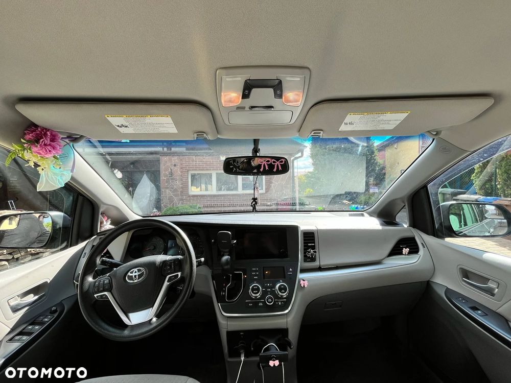 Toyota Sienna - 15