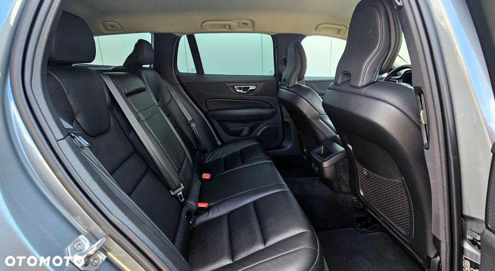 Volvo V60 B3 B Geartronic Momentum Pro - 33