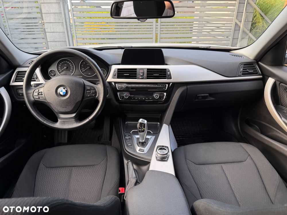 BMW Seria 3 330e iPerformance Advantage - 10