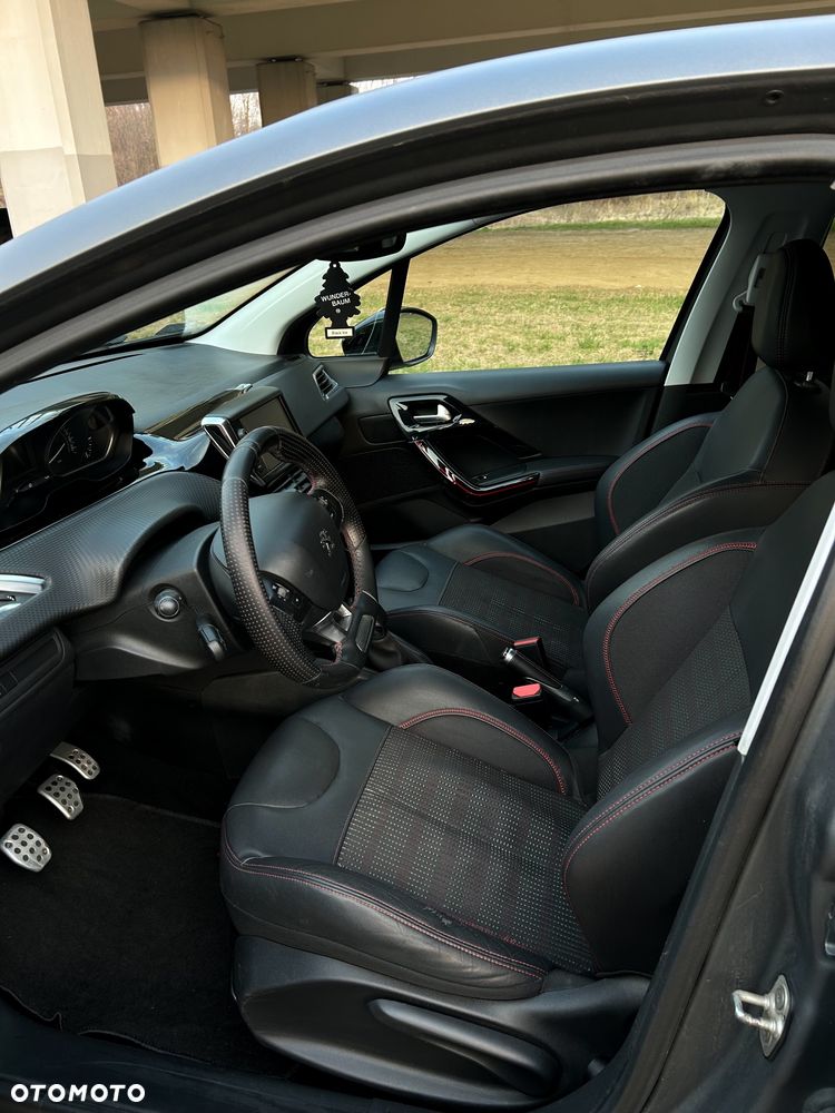 Peugeot 208 2016 photo 5