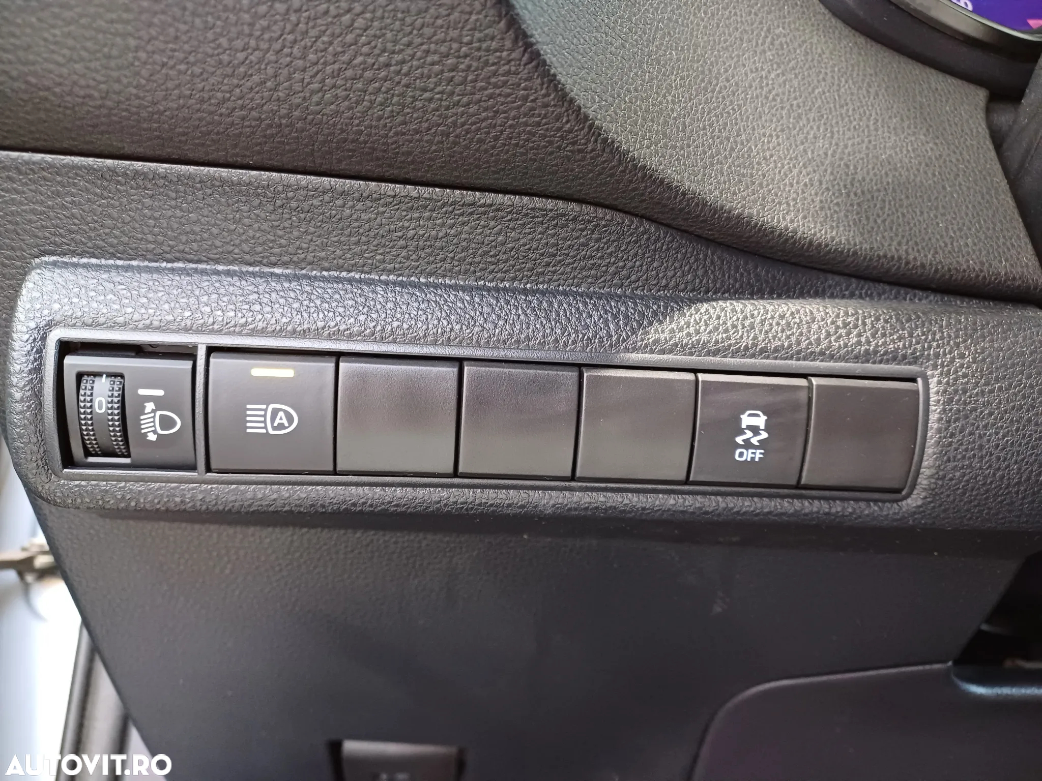 Toyota Corolla 1.8 HSD Active - 11