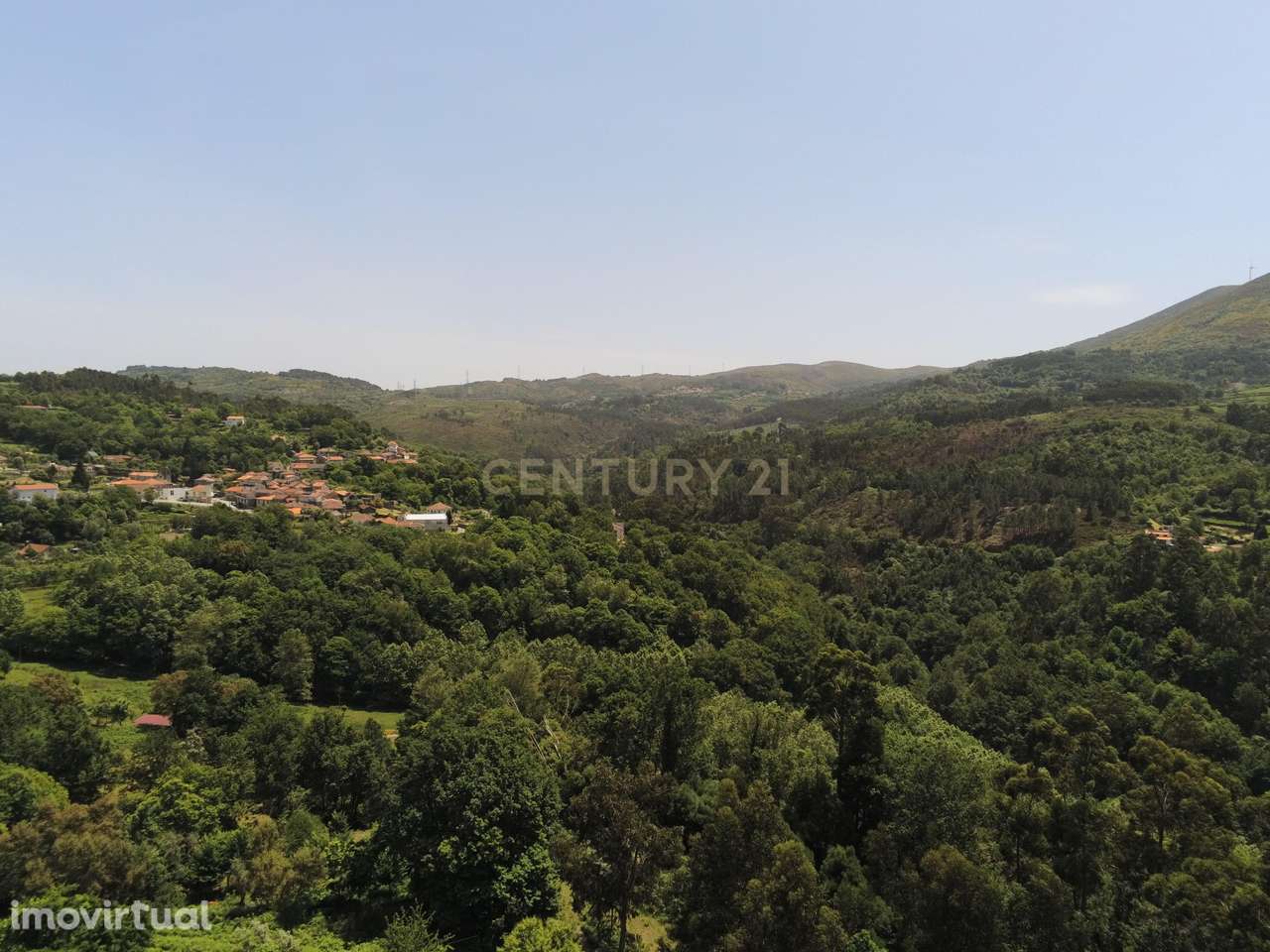 Casa em Pedra para Reconstrução – Uma Oportunidade Única no Paraíso do - Grande imagem: 3/24