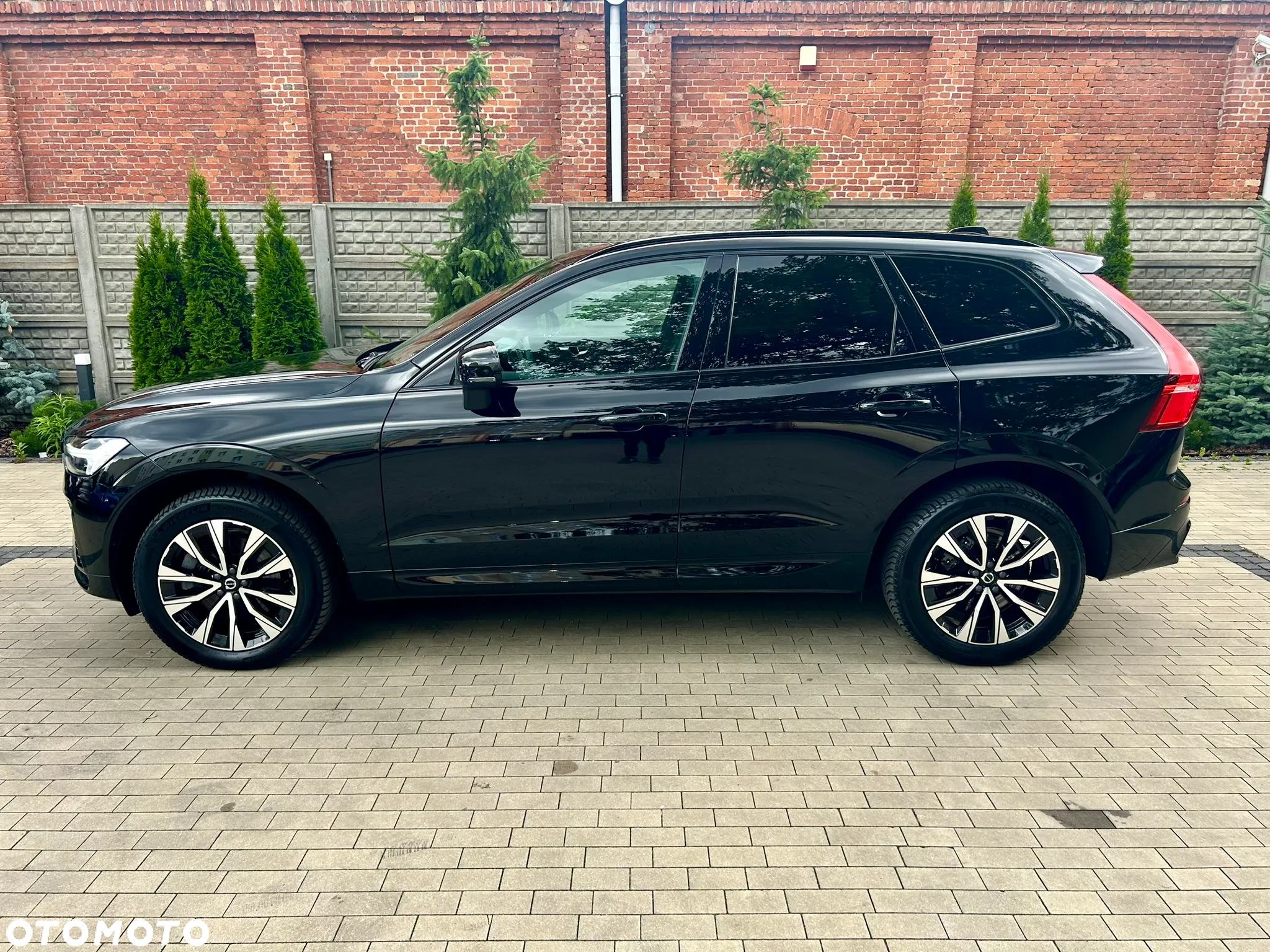 Volvo XC 60 B4 D AWD Plus Dark - 5